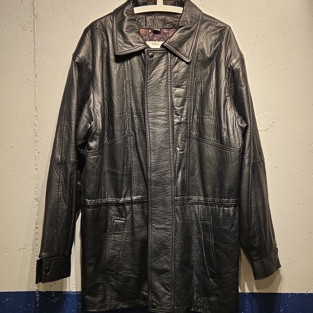 Vintage 80's Canadian-Made Men's Black Leather Jacket (40)